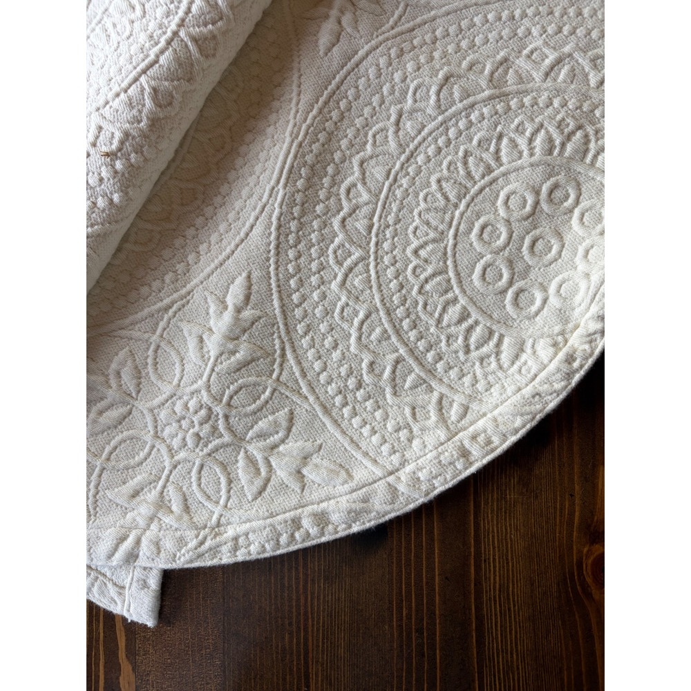 Vue by Ellery Vintage Off White Twin Cotton Coverlet Embossed Medallion Portugal - Picture 7 of 9